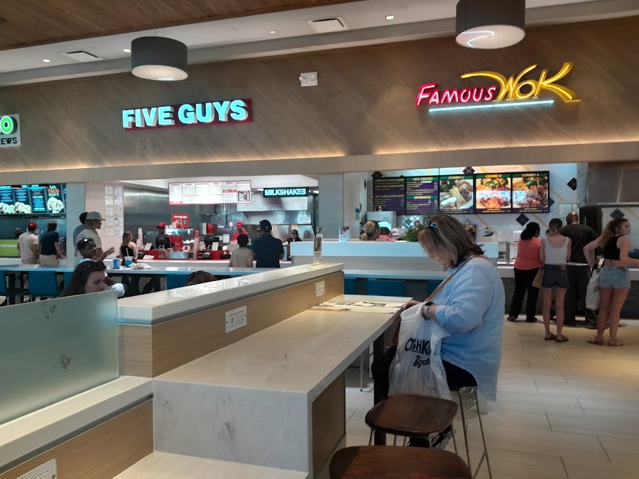 Tanger Outlet
